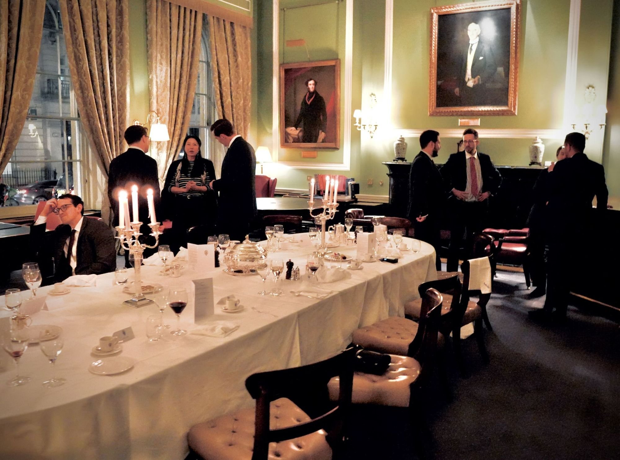 Drinks and introductions before a Metamindz VIP dinner